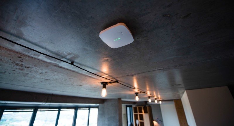 Ajax - Rilevatore wireless di fumo e temperatura, con cicalino (Ajax FireProtect)